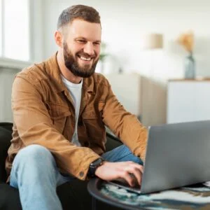 freelancer male online marketing freelancer